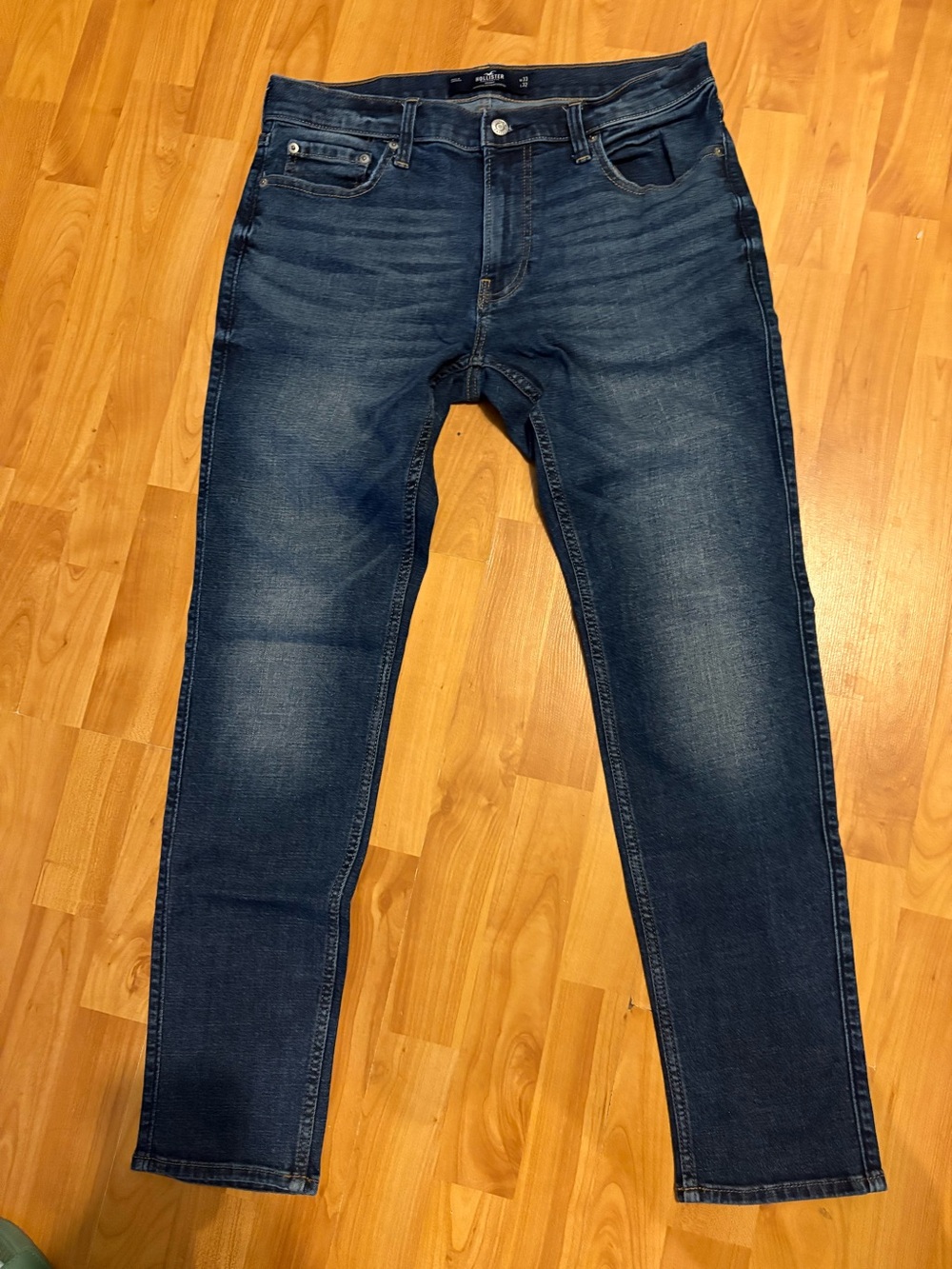 🔥Hollister Men’s Skinny Fit Jeans 33X32 Dark-Medium Wash, EUC.